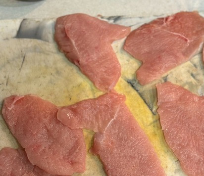 1. Этап. Шашлык из мяса индейки в аэрогриле: Мясо отбить