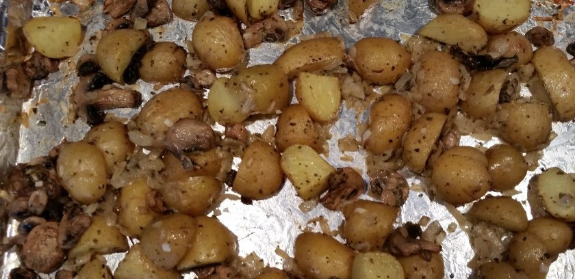1. Этап. Грибы с картошкой: 4. Достаньте из духовки и оставьте на противне еще на 15 минут.