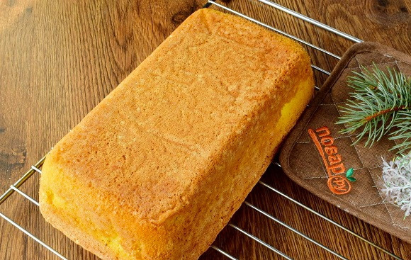 1. Этап. Тортик Косточка: Остудите немного в форме, а затем полностью на решетке.