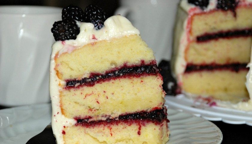 1. Этап. Пирог с ягодным джемом: 5. Вот и все! Нарезаем наш пирог на порционные кусочки и подаем к столу!