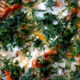 Яичница с лисичками