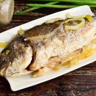 Дорадо в духовке в рукаве