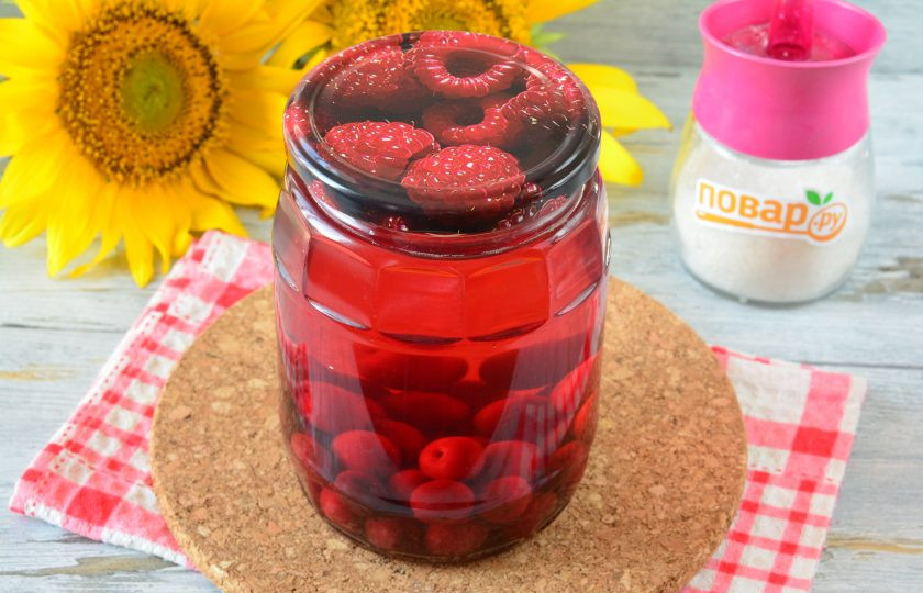 1. Этап. Компот из вишни без сахара на зиму: Готовый компот храните в прохладной кладовой до зимы. Выход — одна литровая банка.