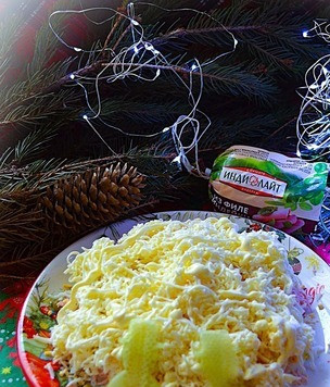 1. Этап. Салат Снежные сугробы: Украсить и подать. С Новым Годом!