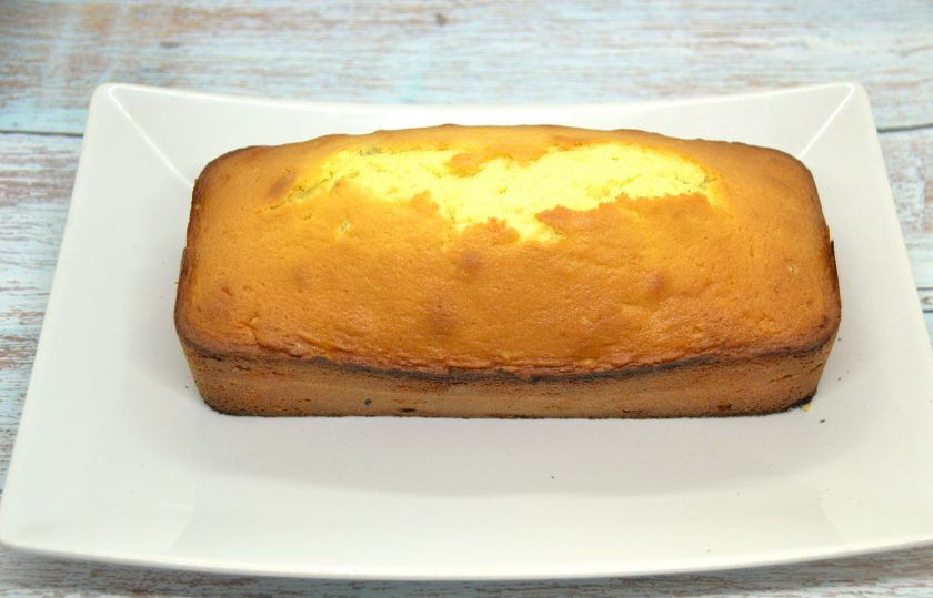 1. Этап. Московские хлебцы: Испеченному кексу дайте полностью охладиться.