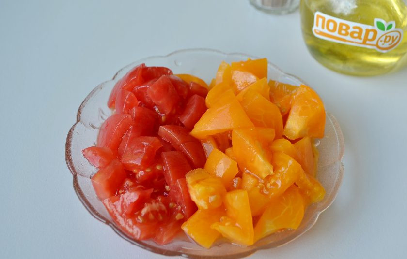 1. Этап. Итальянский чечевичный суп: 3. Помидоры обдайте кипятком, снимите кожицу и порежьте.