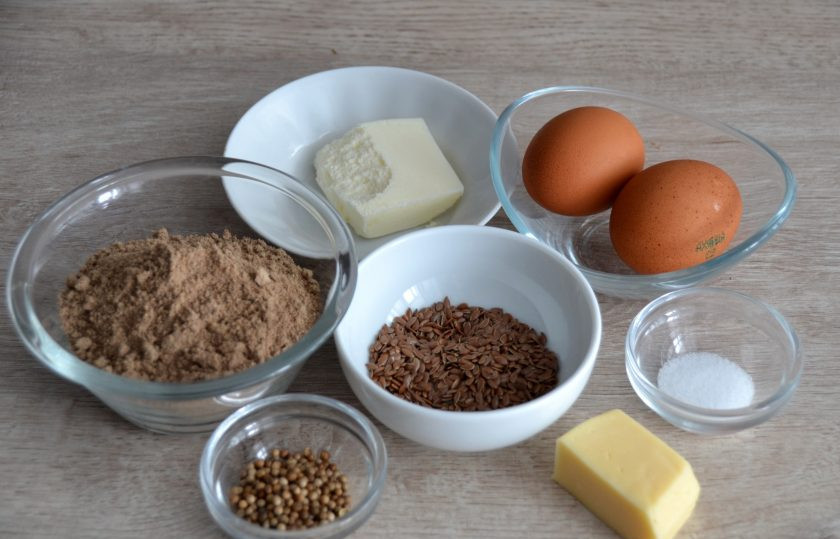 1. Этап. Бездрожжевой кето-хлеб: Подготовьте ингредиенты.