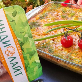 Индейка с грибами на овощной подушке