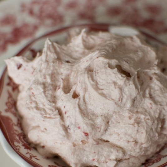 1. Этап. Медовое масло: Взбиваем до однородности - и масло готово. Приятного аппетита! :)