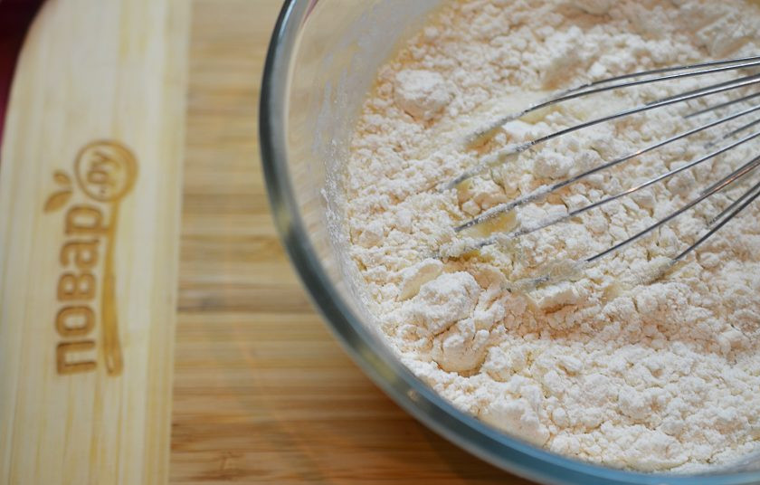 1. Этап. Блины манные: 3. Добавьте оставшиеся ингредиенты.