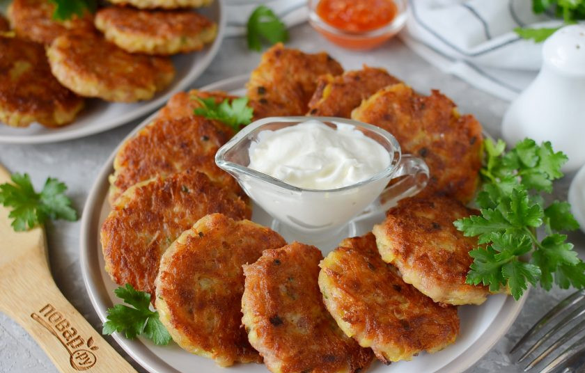 1. Этап. Драники картофельные с фаршем: Подавайте со сметаной или аджикой. Приятного аппетита!