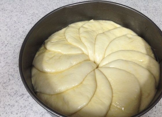 1. Этап. Сербский хлеб: 11. Снова оставьте тесто расти на полчаса.