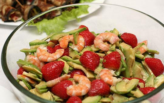 1. Этап. Cалат с креветками: Вкусный и красочный салат готов!