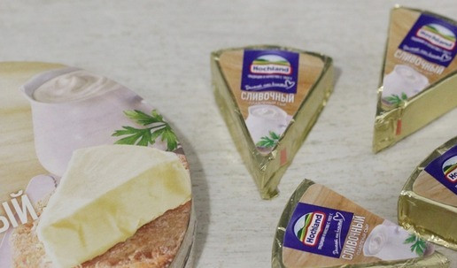 1. Этап. Рулетики с сыром и морковью: Для приготовления этой закуски я взяла плавленый сыр 