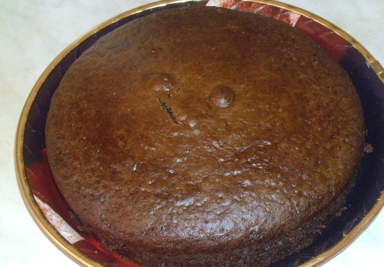 1. Этап. Коржи для торта на кефире: 5. А это готовый результат! Тесто довольно жидкое, потому рекомендую его разделить на три части и выпекать коржи по отдельности, каждый примерно по 25 минут при 180 градусах.