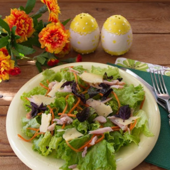 Салат с копченой курицей и корейской морковкой