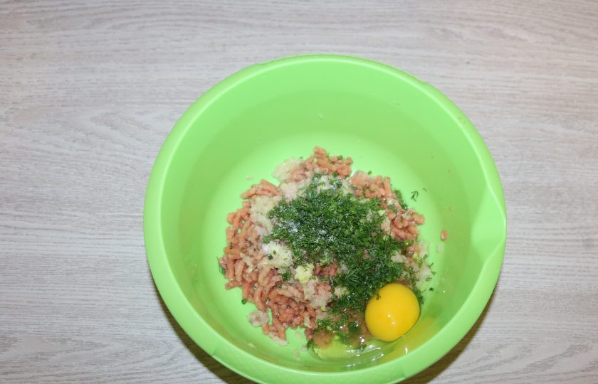 1. Этап. Фишболы: Вбейте яйцо.