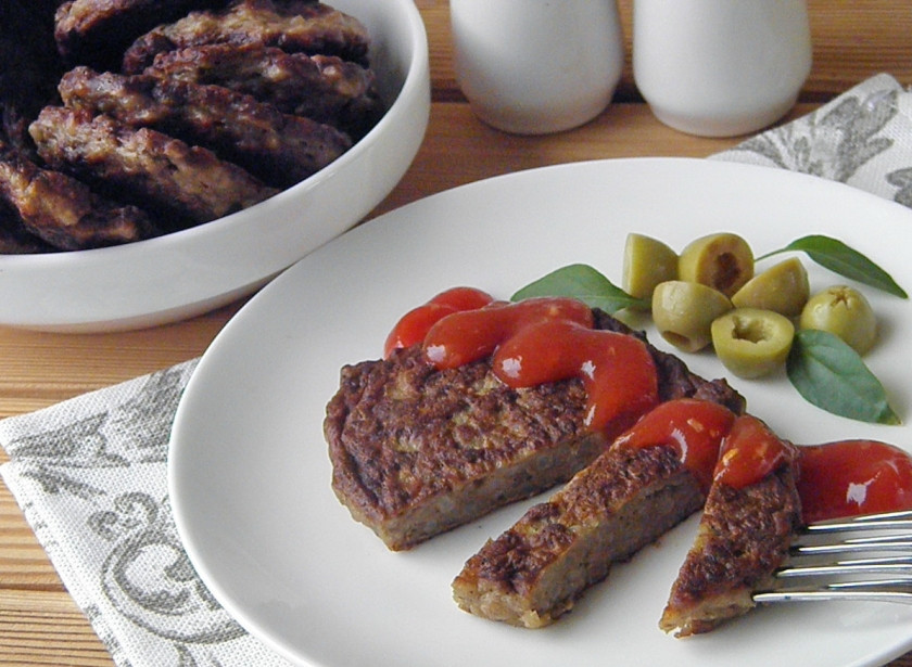 1. Этап. Печеночные оладьи: Подавайте оладьи как основное блюдо или закуску. Приятного!