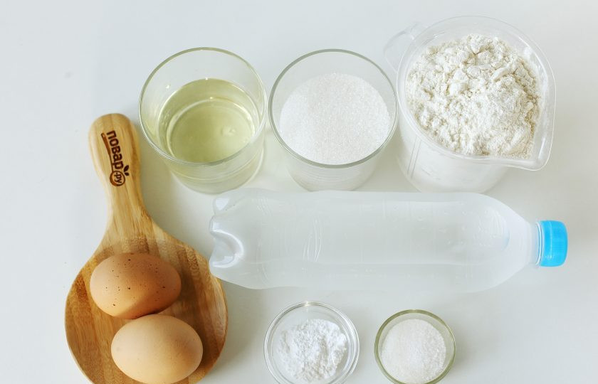 1. Этап. Кекс на минеральной воде: Подготовьте все ингредиенты.