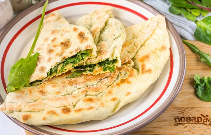 1. Этап. Жингялов хац: Хац сочен и без масла, благодаря зелени внутри.