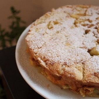 Шарлотка на белках