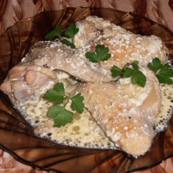 Тушеные куриные крылышки