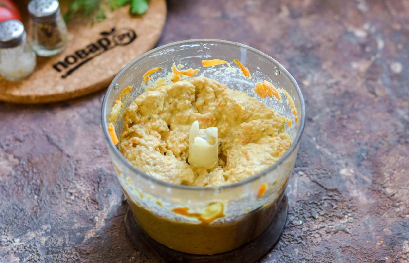 1. Этап. Паштет из перепелки: Измельчите все до консистенции пюре. Отрегулируйте вкус и подавайте к столу.