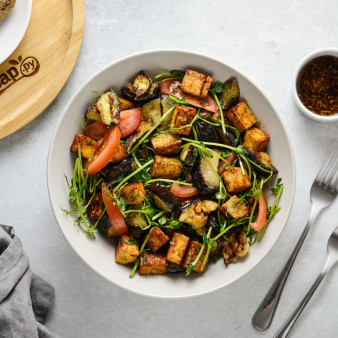 Салат с баклажанами и тофу