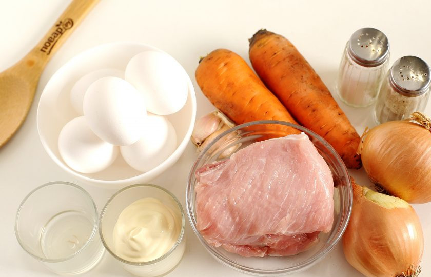 1. Этап. Салат Днепровский: Подготовьте все ингредиенты.