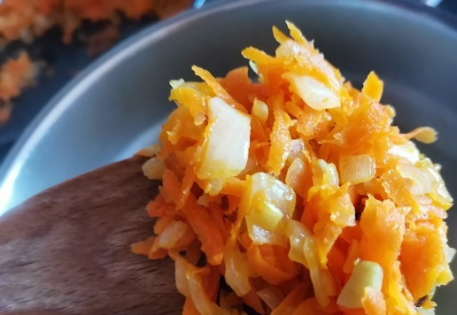 1. Этап. Суп Метис: Затем опустить пассеровку в суп.