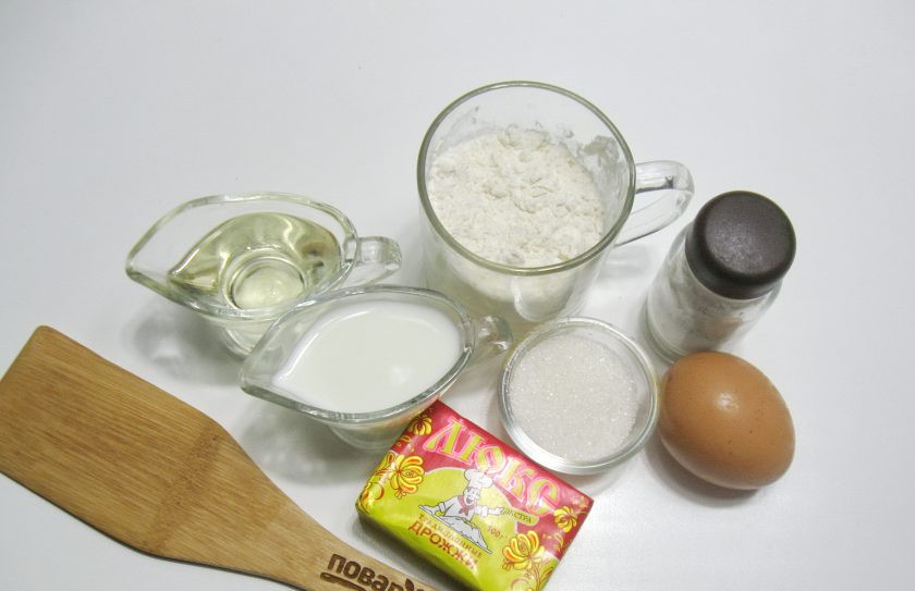 1. Этап. Пончики Бомболони: Подготовьте ингредиенты для приготовления пончиков.