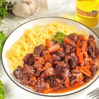 Томленные говяжьи щечки в портвейне