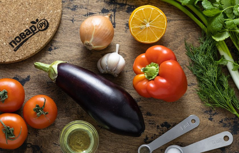 1. Этап. Салат Бакинский с баклажанами: Подготовьте все ингредиенты.