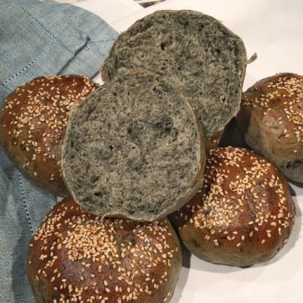 Черные булочки