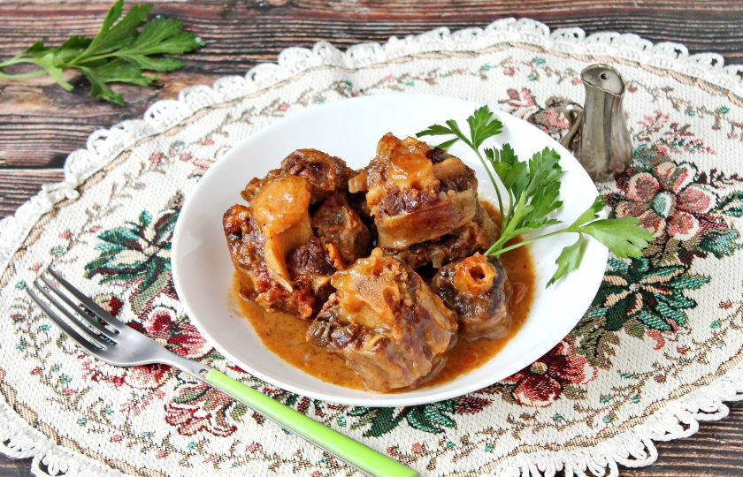 1. Этап. Говяжьи хвосты в мультиварке: Приятного аппетита!