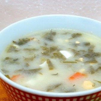 Суп из щавеля с плавленым сыром и яйцами