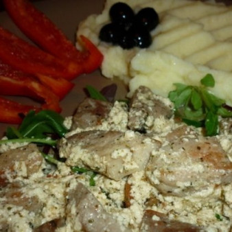 Гуляш в сливочном соусе