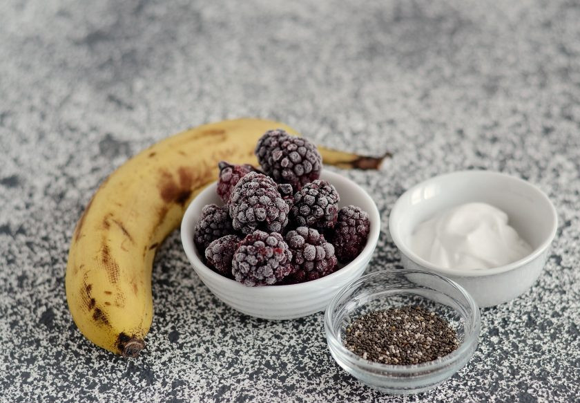 1. Этап. Смузи слоями: Подготовьте все ингредиенты.