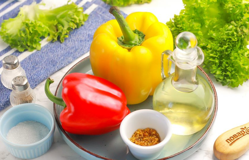 1. Этап. Перец на мангале: Приобретите красивые мясистые болгарские перцы разных цветов. Промойте их в воде.