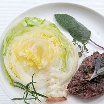 Телятина на гриле с травами