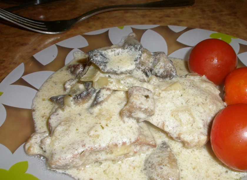 1. Этап. Телятина с грибами в сметане: Приятного аппетита!