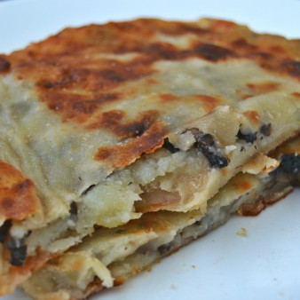 Лепешки с грибами и картошкой