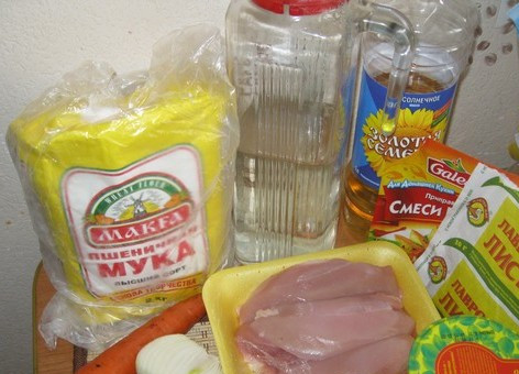 1. Этап. Гуляш из курицы в мультиварке: 1. Я предлагаю приготовить гуляш из курицы в мультиварке в домашних условиях, который побалует вкусовые рецепторы даже самых капризных гурманов. Продукты для этого блюдо простые и недорогие.