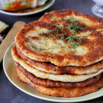 Сырные лепешки за 15 минут