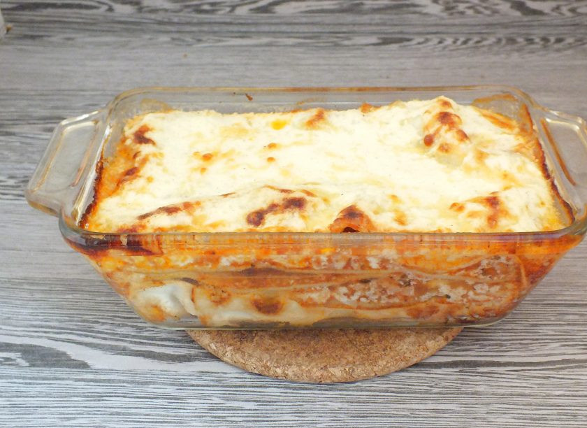 1. Этап. Тесто для лазаньи в хлебопечке: Приготовьте лазанью удобным вам способом.