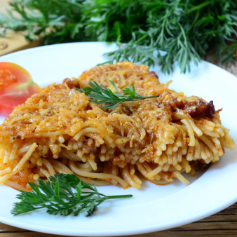 Пирог из спагетти Болоньезе