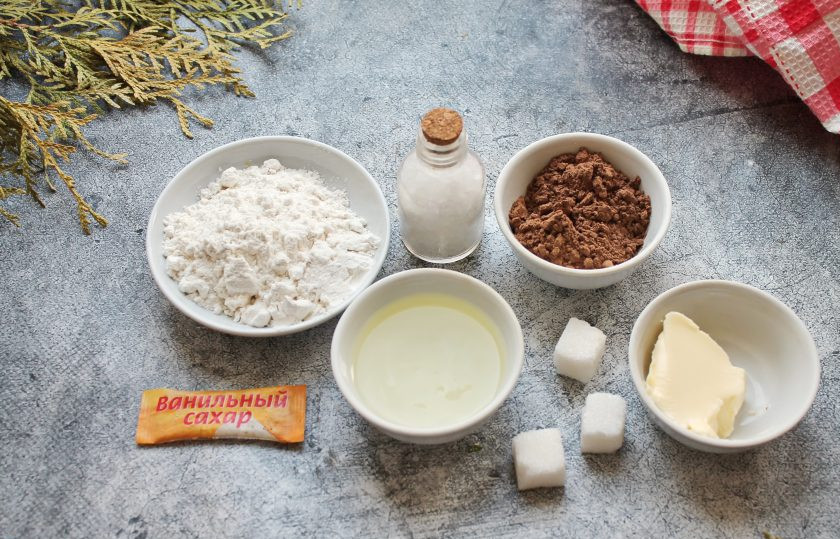 1. Этап. Шоколадный бисквит на белках: Подготовьте все необходимые ингредиенты для приготовления шоколадного бисквита на белках. Сливочное масло растопите и остудите.