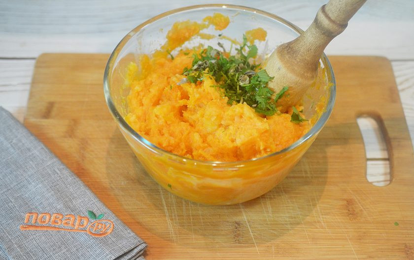 1. Этап. Картофельное пюре из батата с зеленью: 7. Добавьте в пюре и перемешайте.
