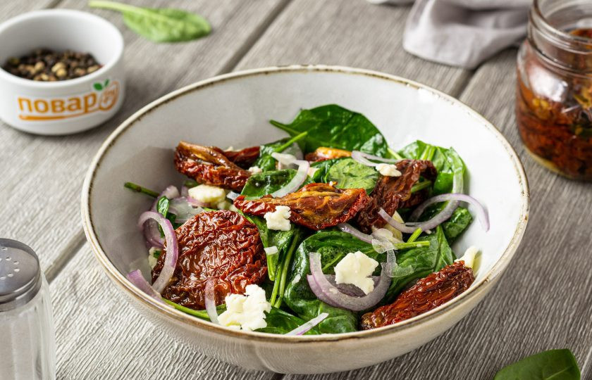 1. Этап. Салат с вялеными томатами: Салат с вялеными томатами готов, приятного вам аппетита!