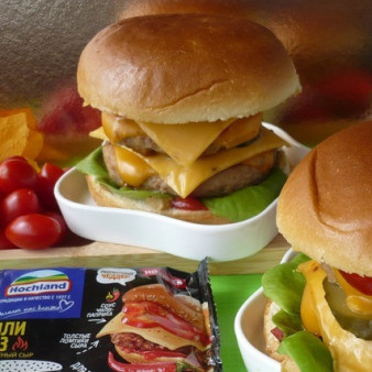 Двойной чизбургер Чили с жареным луком